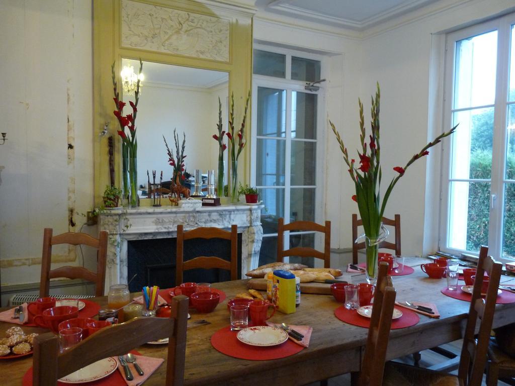 Le Betrot Bed & Breakfast Estissac Eksteriør bilde